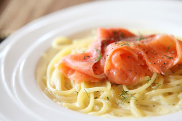 spaghetti with smoked salmon
