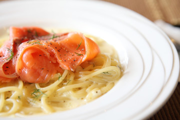 spaghetti with smoked salmon