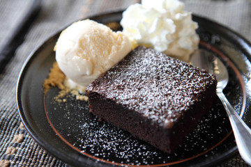 brownie with icecream