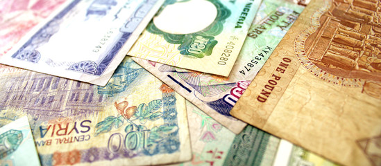 Banconote del Medio Oriente