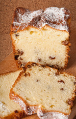 cake with raisins