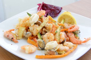Fried mixed seafood