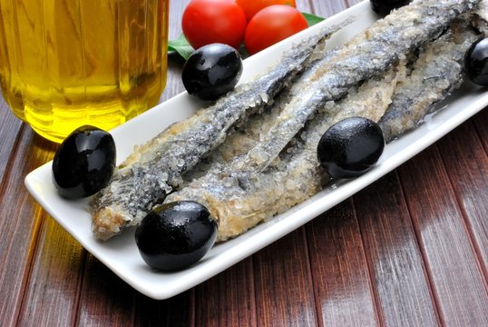 Vassoio con acciughe salate