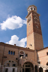 Fototapeta premium Stadtturm Torre dei Lamberti in Verona