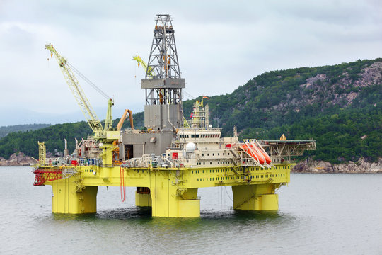 Ocean Offshore Oil Rig Drilling Platform Off Near Coast