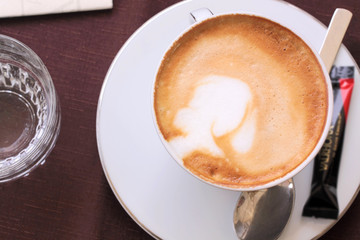 Cappuccino in einer Tasse