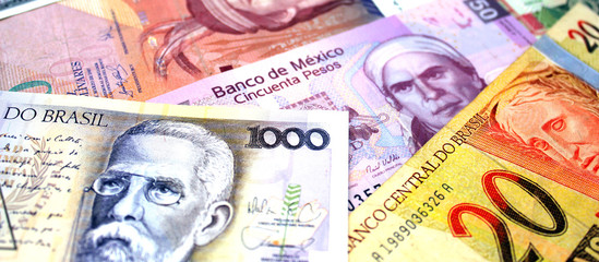 Fototapeta na wymiar Banknoty z Ameryki Południowej