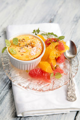 Creme Brulee mit Orangen und Graipfruitsalat