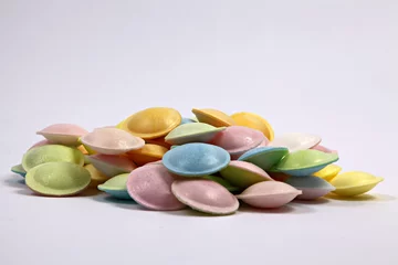 Fotobehang Brauseufos auf weiß © Cpro