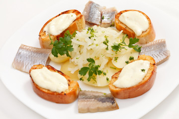 Fototapeta na wymiar herring with potatoes