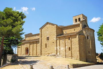 Fototapeta na wymiar San-Leo wieś starożytna katedra wybudowana w 8 wieku.
