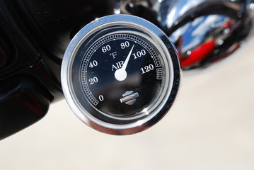 Temperature gauge on a bike