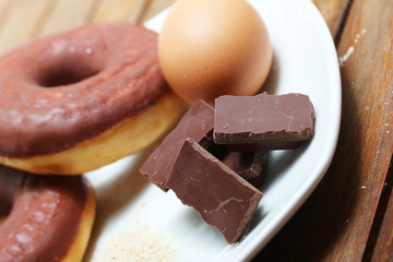 making donuts