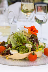 Salat in der Brickschale