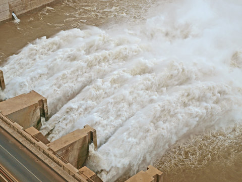 Staudamm Ausfluss