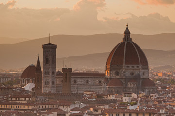 Fototapeta premium Looking across to the cathedral in Florence