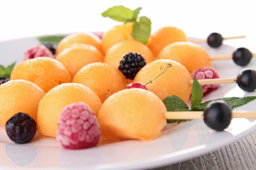 Fototapeta na wymiar fruits dessert