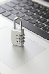 データセキュリティ