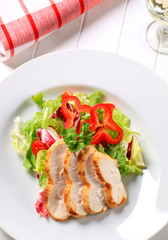 Chicken breast with green salad