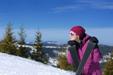 Fototapeta na wymiar winter woman ski
