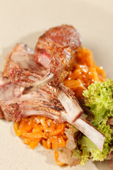 Lamb lion with vegetables