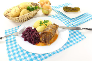 frische gefüllte Rinderrouladen