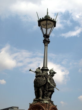DETALLES DE PUENTES DE BERLIN