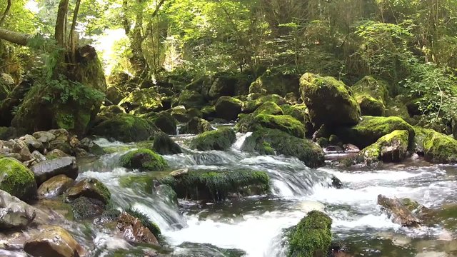 vid&eacute;o petite cascade 02