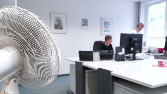 Peoples in hot Office