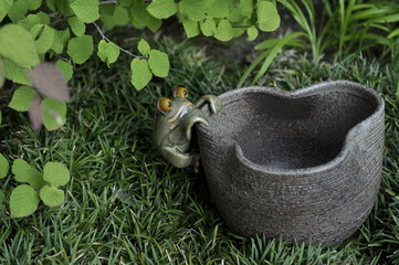 陶器の蛙