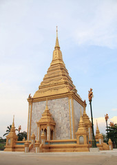 Fototapeta premium Sanctuary of Truth and Monument in Singburi, Thailand