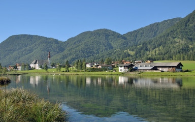 Fototapeta na wymiar znany ośrodek w Tyrolu Ortisei am Pillersee