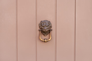 door knocker