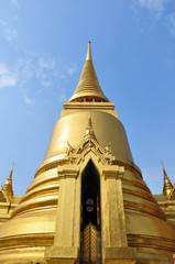 Fototapeta premium The golden stupa