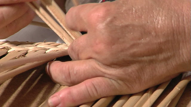 Cattail Basket.The art of Weaving with Cattail Leaves.