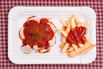 Currywurst mit Pommes frites