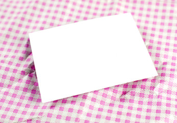 papier blanc sur emballage d'aliments