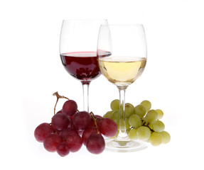 White and red wine with grapes