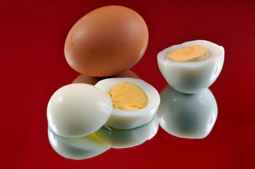 Un oeuf dur coupé