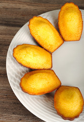 French butter cakes (madeleines)