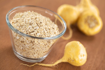 Oatmeal with maca or Peruvian ginseng (Lepidium meyenii)