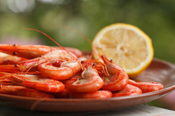 Cooked shrimp or prawns