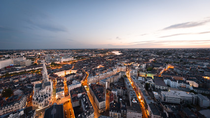 Nantes au crépuscule - obrazy, fototapety, plakaty