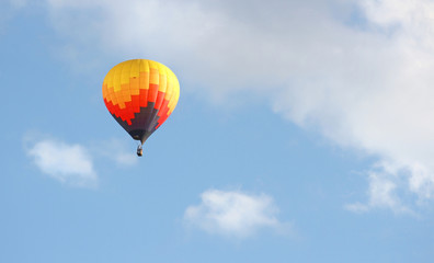 montgolfiere dans le ciel