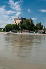 Obraz premium Stadt Grein mit Greinburg