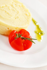 Mashed potato with tomato