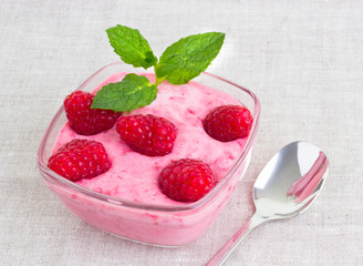 fresh yogurt raspberries