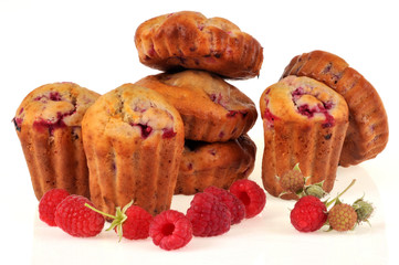 Cannelés et scones aux framboises
