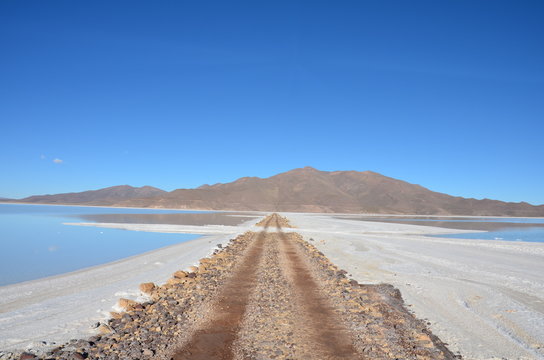 road to the salar