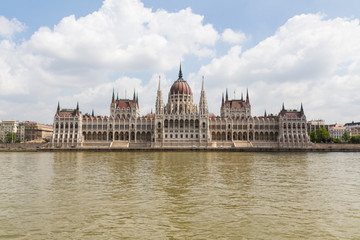 Fototapeta na wymiar Budapeszt, budynek Parlamentu (Węgry)